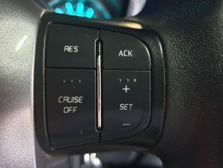 2019-Mahindra-Pik-Up-22-mHawk-S10-4x4-Double-Cab_4