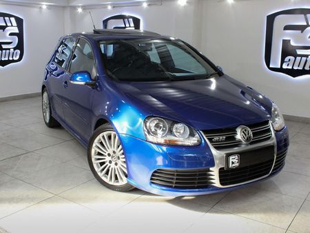 2007-Volkswagen-Golf-R32-Auto_0