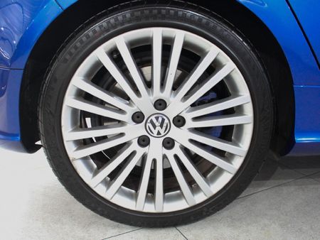 2007-Volkswagen-Golf-R32-Auto_10