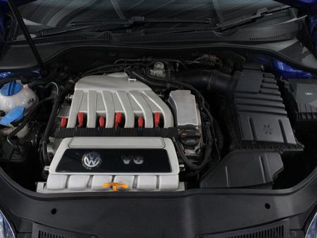 2007-Volkswagen-Golf-R32-Auto_11