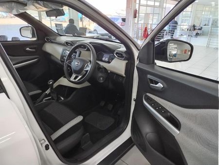 2023-Nissan-Magnite-10-Visia_7