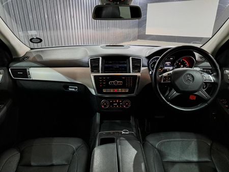 2015-Mercedes-Benz-ML-350-Bluetec_10
