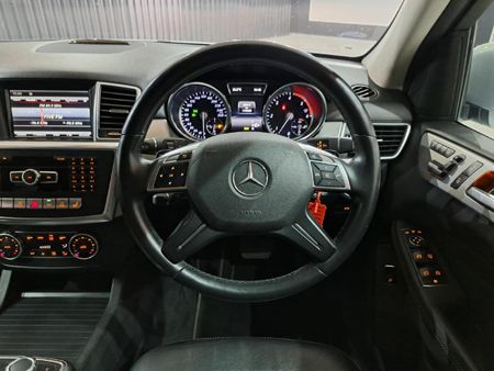 2015-Mercedes-Benz-ML-350-Bluetec_11