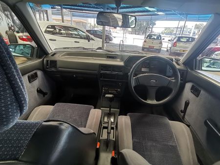 1991-Mazda-323-200E-Auto-Sedan_6