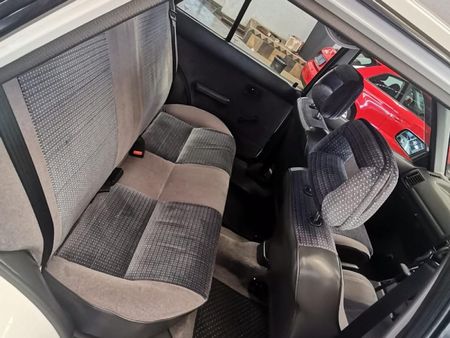 1991-Mazda-323-200E-Auto-Sedan_8