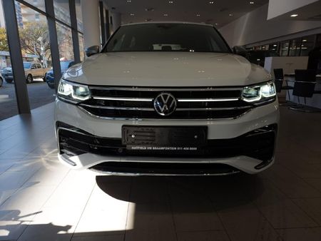 2024-Volkswagen-Tiguan-Allspace-14-TSI-R-Line-DSG-Auto_9