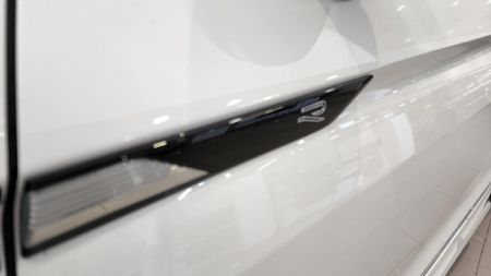 2024-Volkswagen-Tiguan-Allspace-14-TSI-R-Line-DSG-Auto_25