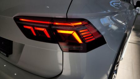 2024-Volkswagen-Tiguan-Allspace-14-TSI-R-Line-DSG-Auto_2