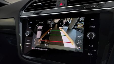 2024-Volkswagen-Tiguan-Allspace-14-TSI-R-Line-DSG-Auto_35
