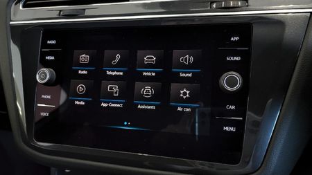 2024-Volkswagen-Tiguan-Allspace-14-TSI-R-Line-DSG-Auto_38
