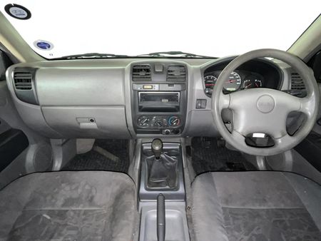 2005-Isuzu-KB-240i-Double-Cab-LE_1