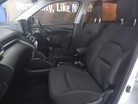 2025-Suzuki-Grand-Vitara-15-GL_6