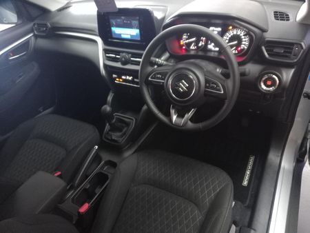 2025-Suzuki-Grand-Vitara-15-GL_8