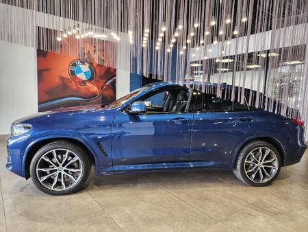 2019-BMW-X4-xDrive20d-M-Sport_4