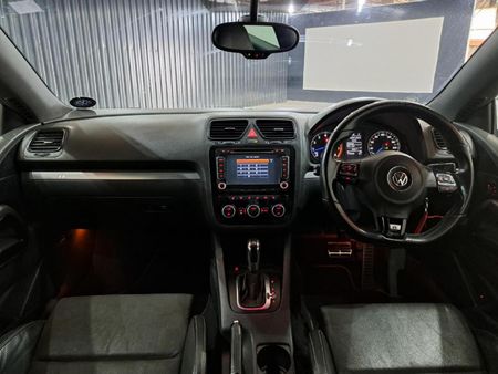 2013-Volkswagen-Scirocco-20-TSI-R-Auto-188kW_10
