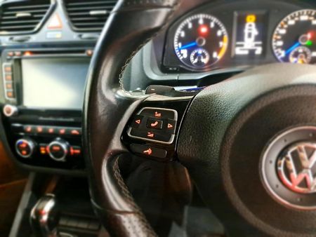 2013-Volkswagen-Scirocco-20-TSI-R-Auto-188kW_15