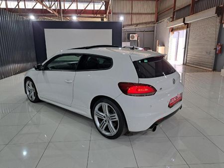 2013-Volkswagen-Scirocco-20-TSI-R-Auto-188kW_4