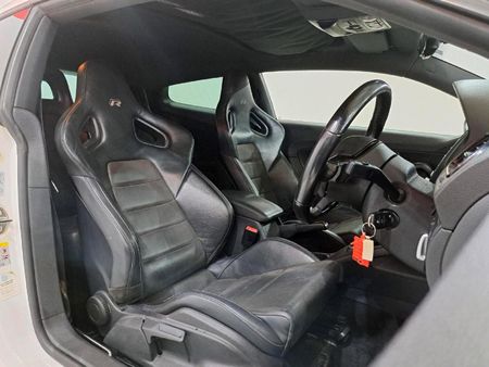 2013-Volkswagen-Scirocco-20-TSI-R-Auto-188kW_6
