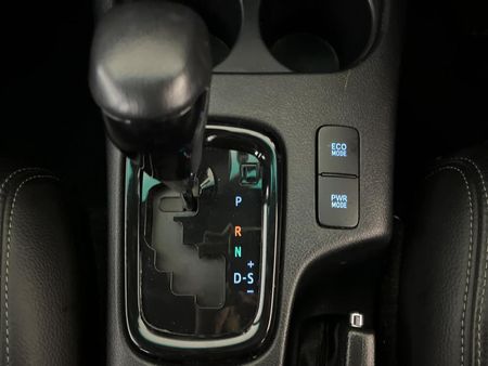 2019-Toyota-Hilux-28-GD-6-Raised-Body-Auto-Raider-Double-Cab_10