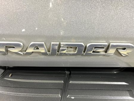 2019-Toyota-Hilux-28-GD-6-Raised-Body-Auto-Raider-Double-Cab_11
