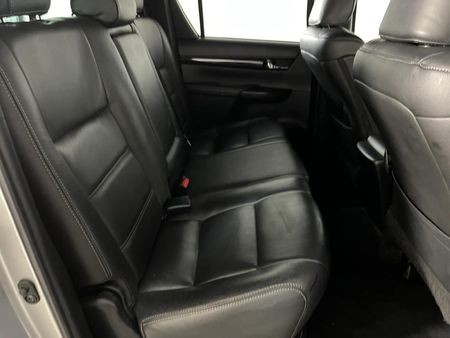 2019-Toyota-Hilux-28-GD-6-Raised-Body-Auto-Raider-Double-Cab_3
