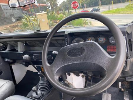 1999-Land-Rover-Defender-110-28i-Single-Cab_10