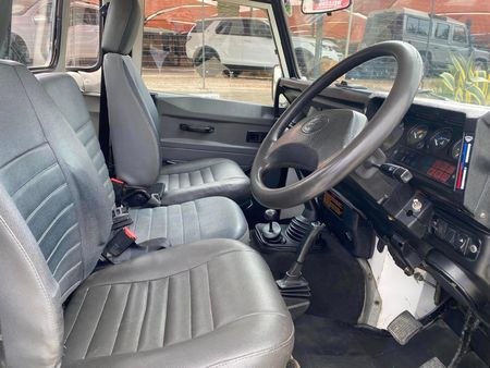 1999-Land-Rover-Defender-110-28i-Single-Cab_8
