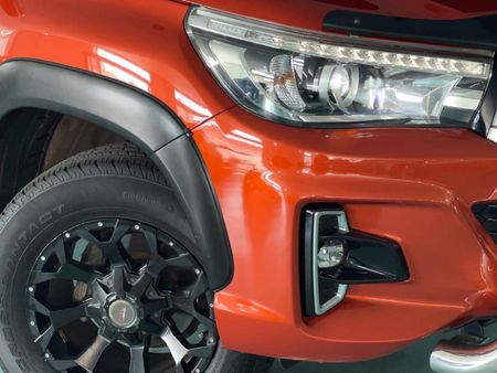 2018-Toyota-Hilux-28-GD-6-Raised-Body-Auto-Raider-Double-Cab_9