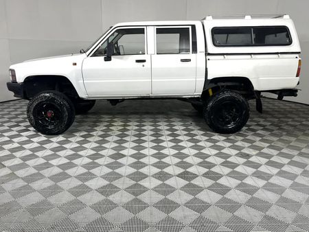 1988-Toyota-Hilux-2200-4x4-Double-Cab_10