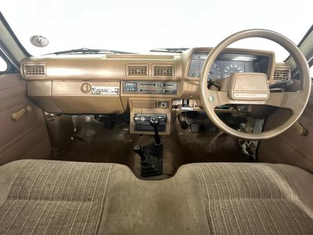 1988-Toyota-Hilux-2200-4x4-Double-Cab_1