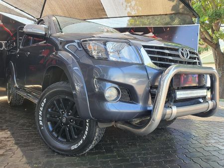 2012-Toyota-Hilux-30-D-4D-Heritage-Raised-Body-Auto-Double-Cab_0