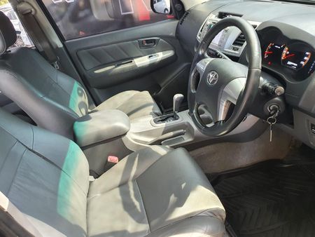 2012-Toyota-Hilux-30-D-4D-Heritage-Raised-Body-Auto-Double-Cab_9