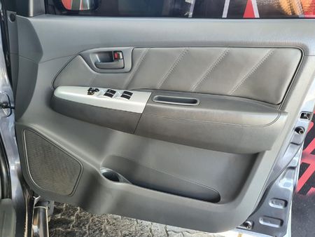 2012-Toyota-Hilux-30-D-4D-Heritage-Raised-Body-Auto-Double-Cab_11