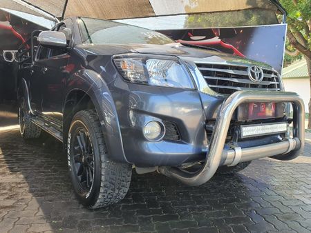 2012-Toyota-Hilux-30-D-4D-Heritage-Raised-Body-Auto-Double-Cab_1