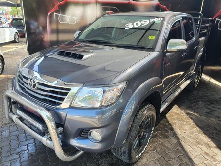 2012-Toyota-Hilux-30-D-4D-Heritage-Raised-Body-Auto-Double-Cab_3