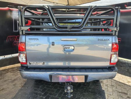 2012-Toyota-Hilux-30-D-4D-Heritage-Raised-Body-Auto-Double-Cab_5