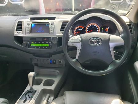 2012-Toyota-Hilux-30-D-4D-Heritage-Raised-Body-Auto-Double-Cab_7