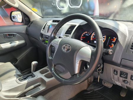 2012-Toyota-Hilux-30-D-4D-Heritage-Raised-Body-Auto-Double-Cab_8