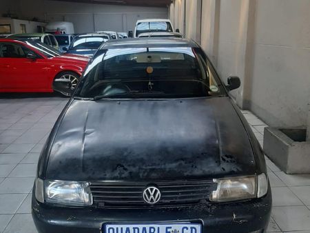 2002-Volkswagen-Polo-Playa-14_2