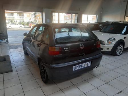 2002-Volkswagen-Polo-Playa-14_3