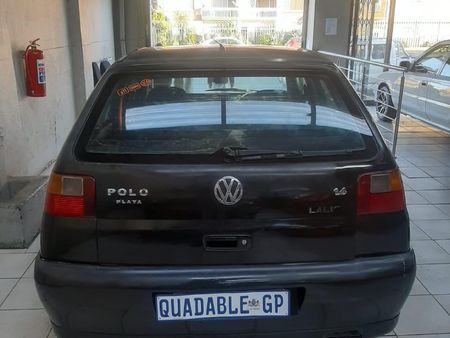 2002-Volkswagen-Polo-Playa-14_4