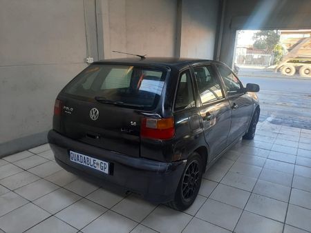 2002-Volkswagen-Polo-Playa-14_5