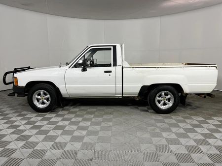 1997-Toyota-Hilux-1800-S-Single-Cab_9