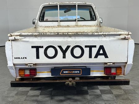 1997-Toyota-Hilux-1800-S-Single-Cab_8