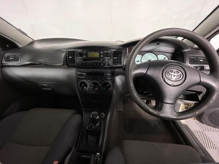 2004-Toyota-Corolla-160i-GLE_1
