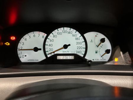 2004-Toyota-Corolla-160i-GLE_2