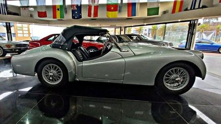1958-Triumph-TR3-Roadster_3