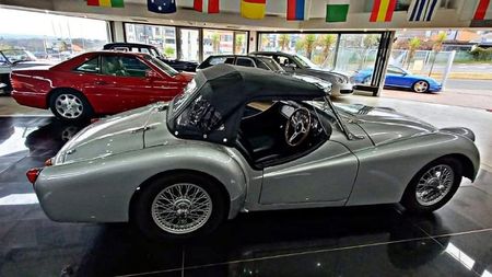 1958-Triumph-TR3-Roadster_5