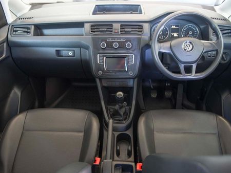 2017-Volkswagen-Caddy-4-16-TDI-55kW-SWB-Panel-Van_9