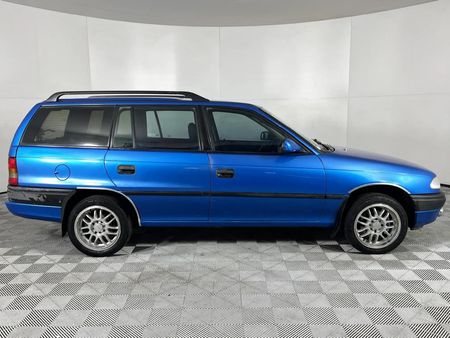 1997-Opel-Astra-160i-Estate_5